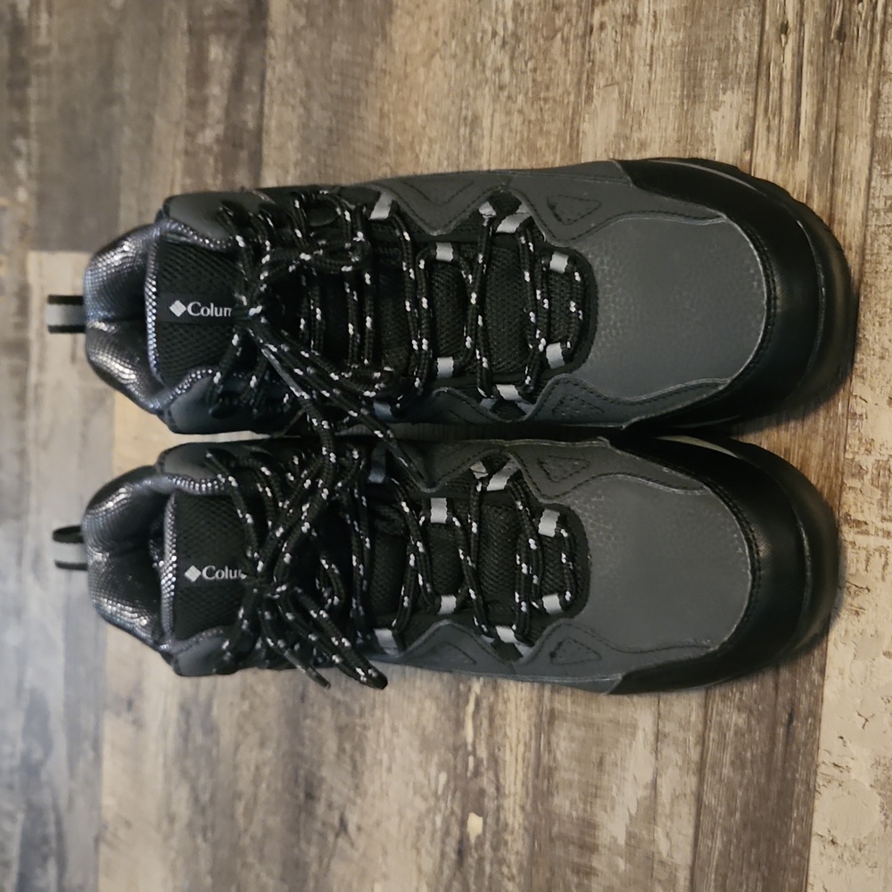 Mens Columbia waterproof snow boots Techlite Men's Size 7